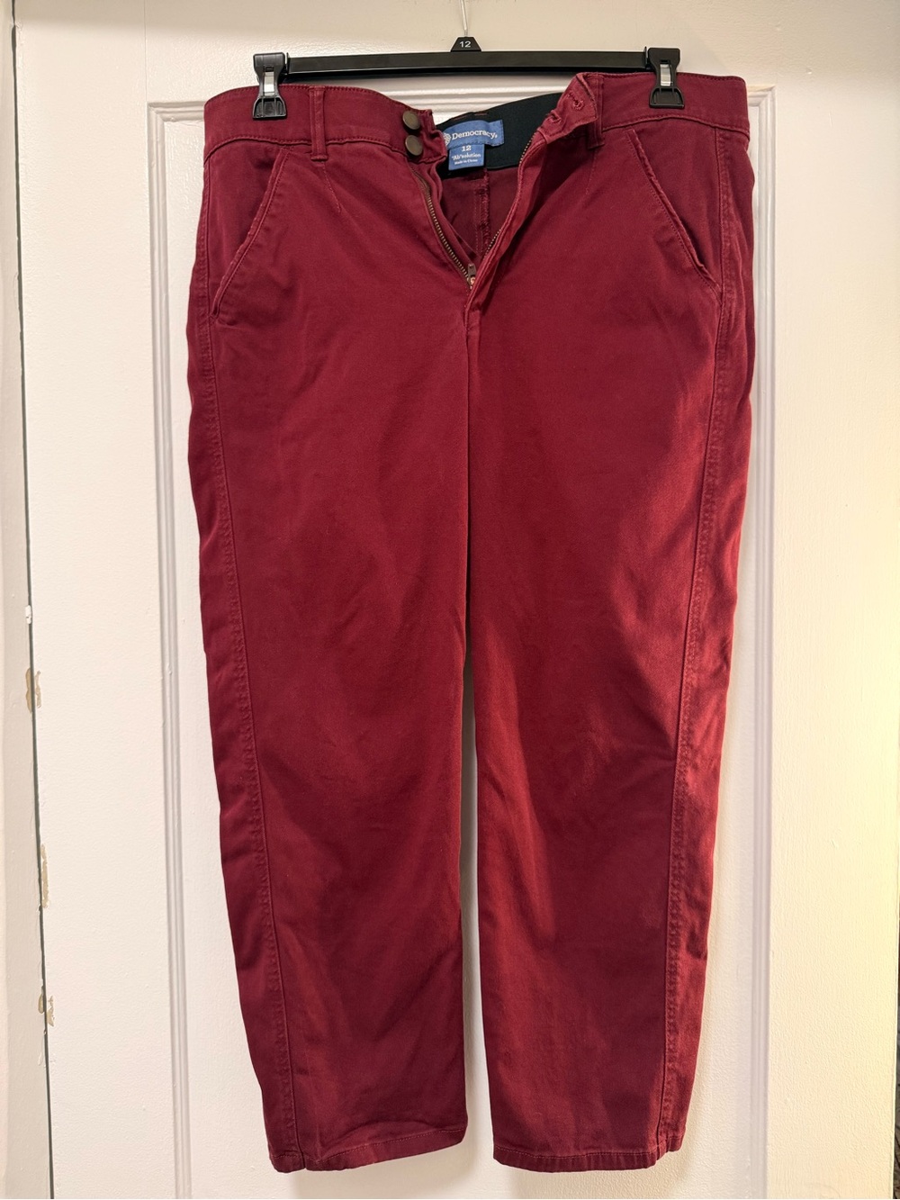 Democracy Women's Burgundy Cropped Pants